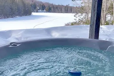 Image de Waterfront Cottage with Hot Tub on 27 Acres - Sleeps 6. Dogs Welcome!