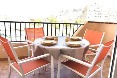 Image de Romina. Grand appartement à Roses – Emplacement calme