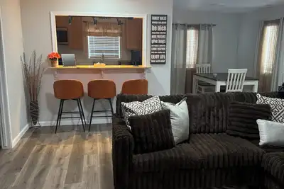 Image de Charming 3-bedroom house in marvelous Manteca with Ac