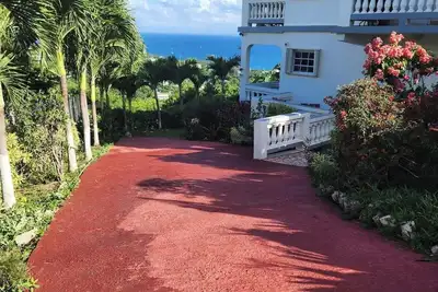 Image de 2-Bedroom Apartment in welcoming St Thomas perfect for relaxing on the East End.