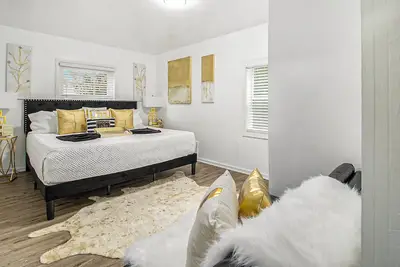 Image de Atlanta Fabulous 5 Bedroom House: 3 King Beds/5 Queen Beds /1Queen Air Bed