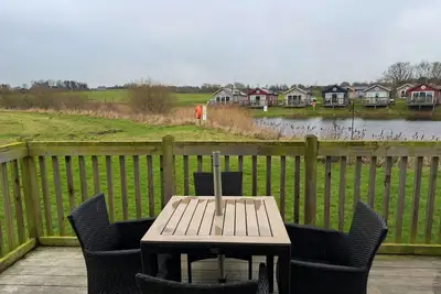 Image de A luxury 2 bed lakeside lodge that sleeps 4 guests  in 2 bedrooms