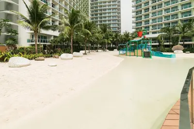 Image de Deluxe Studio Condo in Azure, Beachfront Near Airport