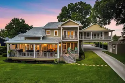 Image de Beach House on River Oaks