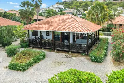 Image de A beautiful villa near the beach, with a beautiful view
