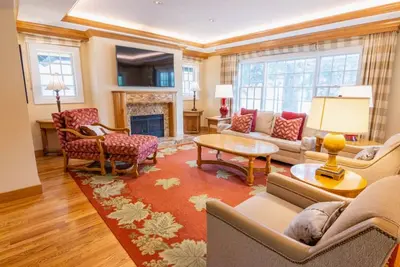 Image de Guest Cottage w/ Lake Views, Outdoor Patio & Easy Access to Village Shop & Trail