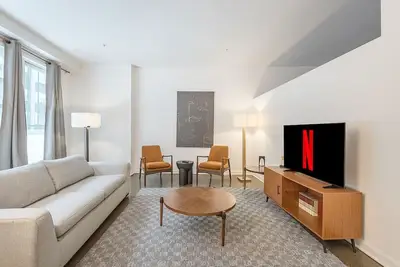 Chic Old Montreal Apt with Terrace