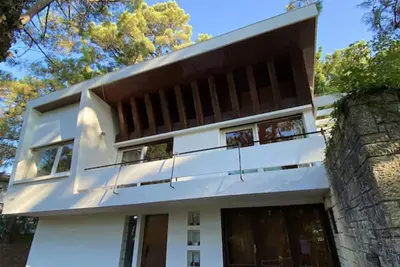 Image de Charmante villa 60s à 50m de la plage, grand jardin