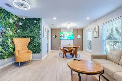 Image de Domain/Downtown/Shuffleboard/Foosball/Pool Table