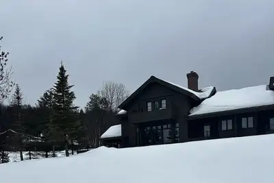 Image de Gorgeous Von Trapp Villa with Spectacular Views