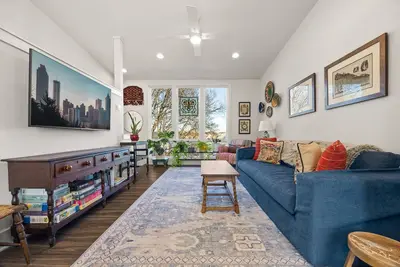 Image de Modern 3br Town home near East Atlanta