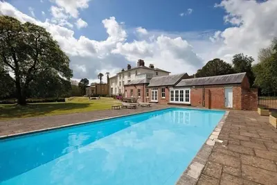 Image de Welcome to Efford Park Manor