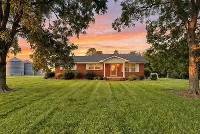 2 Houses on a 350 acre farm
