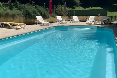 Image de Maison de vacances « Les Trois Maisons - Gîte Jaune » avec vue montagne, piscine partagée et Wi-Fi