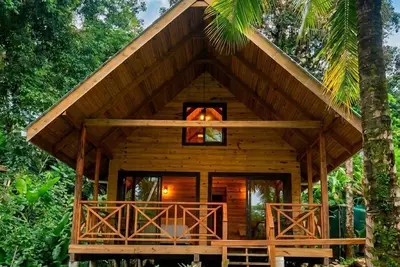 Image de Cabaña selva tranquila, autosostenible, The Pause. Para 4 huespedes maximo