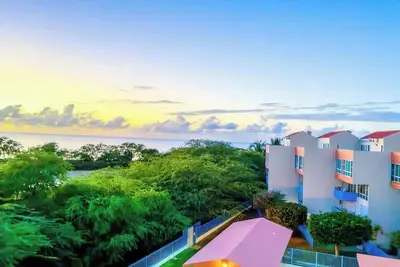 Family Penthouse Combate Beach Access Pool Stunning Views