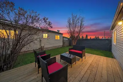 Image de 3br Retreat~Patio~Firepit~Backyard~Nearby Rockies