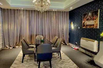 Image de Exquisitely premium comfort, privacy, and executive-class ambiance.