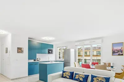 Happy Home By Dream Apartments