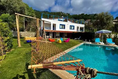 Image de Fethiye Faralya da Deniz Manzaralı Özel Havuzlu İkiz Villa