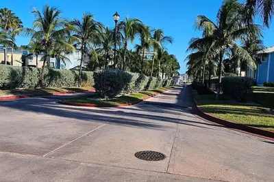 Image de bimini bay breezy sage 2/2 condo steps from pool beach clubhouse