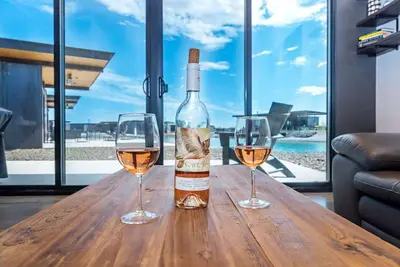 Image de DeWine Sundowners Lakehouse at the Gorge