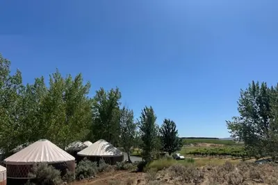 Image de 10 Yurts - Glamp by the Gorge & Cave B