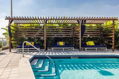 Image de Midtown Rouge- Condo with City Views, Pool & Gym