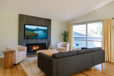 Image de 3br w/ Fireplace • 7 Min to National Sports Center • Pet-Friendly • Quiet Area