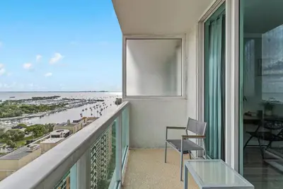 Image de Studio Condo with Kitchenette and Hotel Amenities!