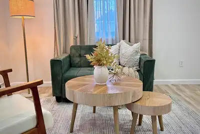 Image de Marvelous 2-bedroom apartment with Fast WiFI in charming Utica