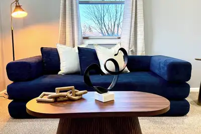 Image de New Utica 4br. Duplex Near Wynn & Nexus / with Ultra Fast WiFi