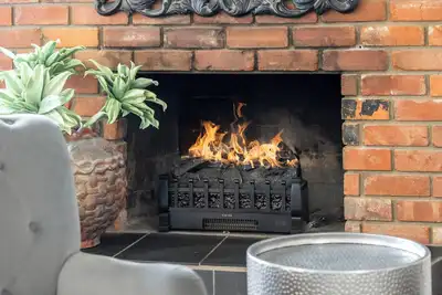 Image de King Suite | Bbq | Fenced Yard | Canyon meadows