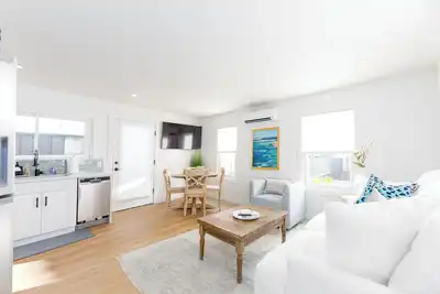 Image de Lovely 1-bedroom cottage with Ac near East Beach