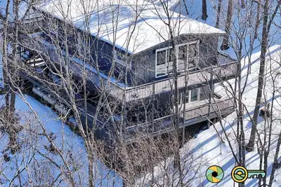 Image de Mount Olive Lodge | Luxury in the trees!