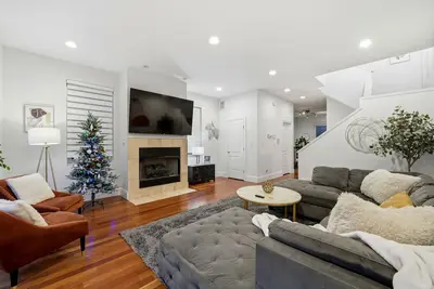 Image de Wicker Park 4bd Home with Theater Room & Rooftops