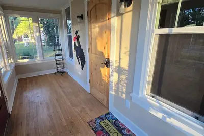 Image de Charming Cottage on Salsbury- your long stay home within walking distance of downtown Cody.