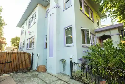 Image de Berkeley Retreat w/ Chef’s Kitchen & Hot Tub