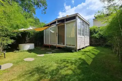 Image de Yinyang White - Intimate Tiny Wooden House with Cozy Private Surroundings