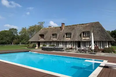 Image de Chaumière de charme avec piscine au cœur du Pays d’Auge