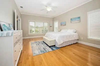 Image de Luxury Florida Retreat in Gated Waterfront Community