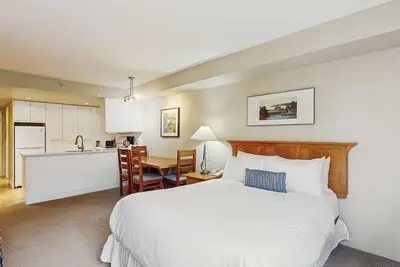 Image de Whistler - Whistler Peak Lodge 202