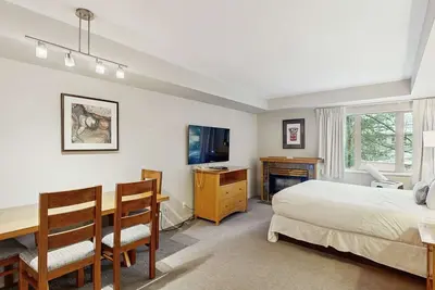 Image de Whistler - Whistler Peak Lodge 208