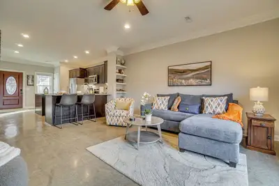 Image de 3 Mi to Montgomery Bell State Park! Serene Getaway