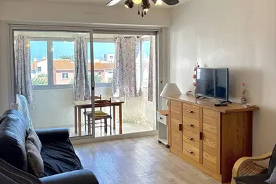 Image de Appartement cœur de village, proche mer, commerces, Tv, parking privé, ascenseur