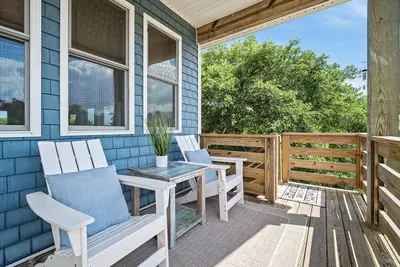 Image de Cozy 4x4 Beach Cottage - Short walk to the Ocean