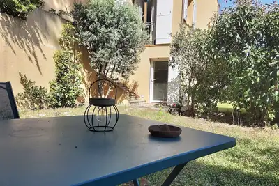 Image de T1 indépendant avec Jardin à Sète - idéal couple