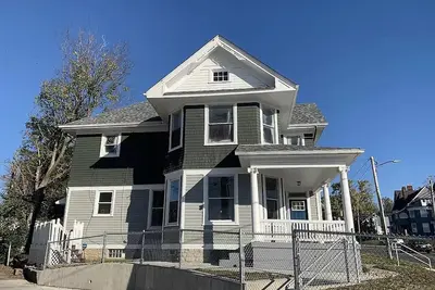 Image de Spacious 4-Bedroom Victorian in Downtown Hamilton