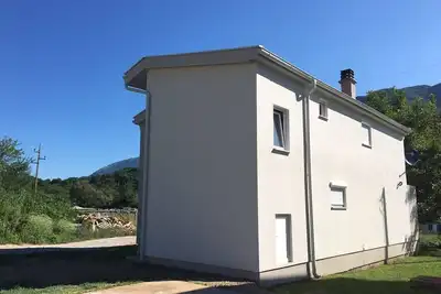 Image de Oaza Mira konforan dvosoban stansa velikim dvoristem i terasom za odmor