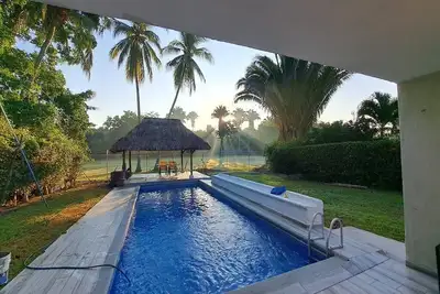 Image de Vacation Home with Private Pool and Palapa | Ample Space for Relaxation